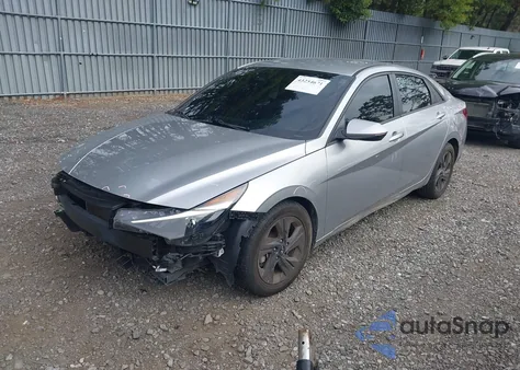 2021 Hyundai Elantra Sel z USA, uszkodzony, nr VIN 5NPLM4AG5MH045481